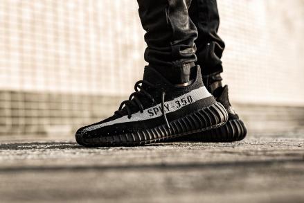 adidas YEEZY BOOST 350 V2 "Oreo" BY1604